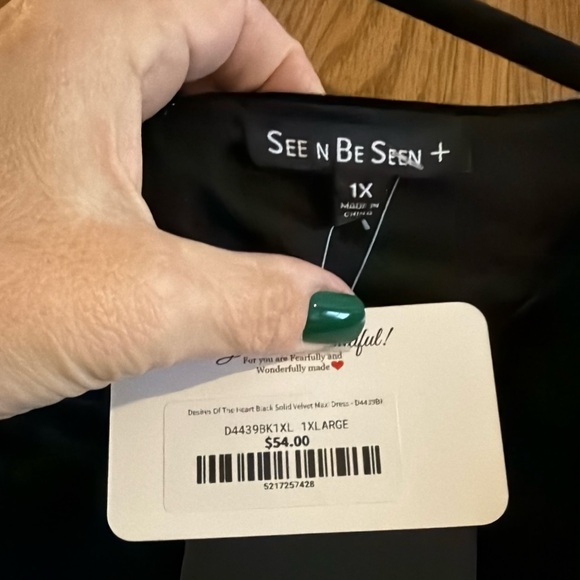 Chic Black Velvet Maxi Dress - Picture 4 of 8